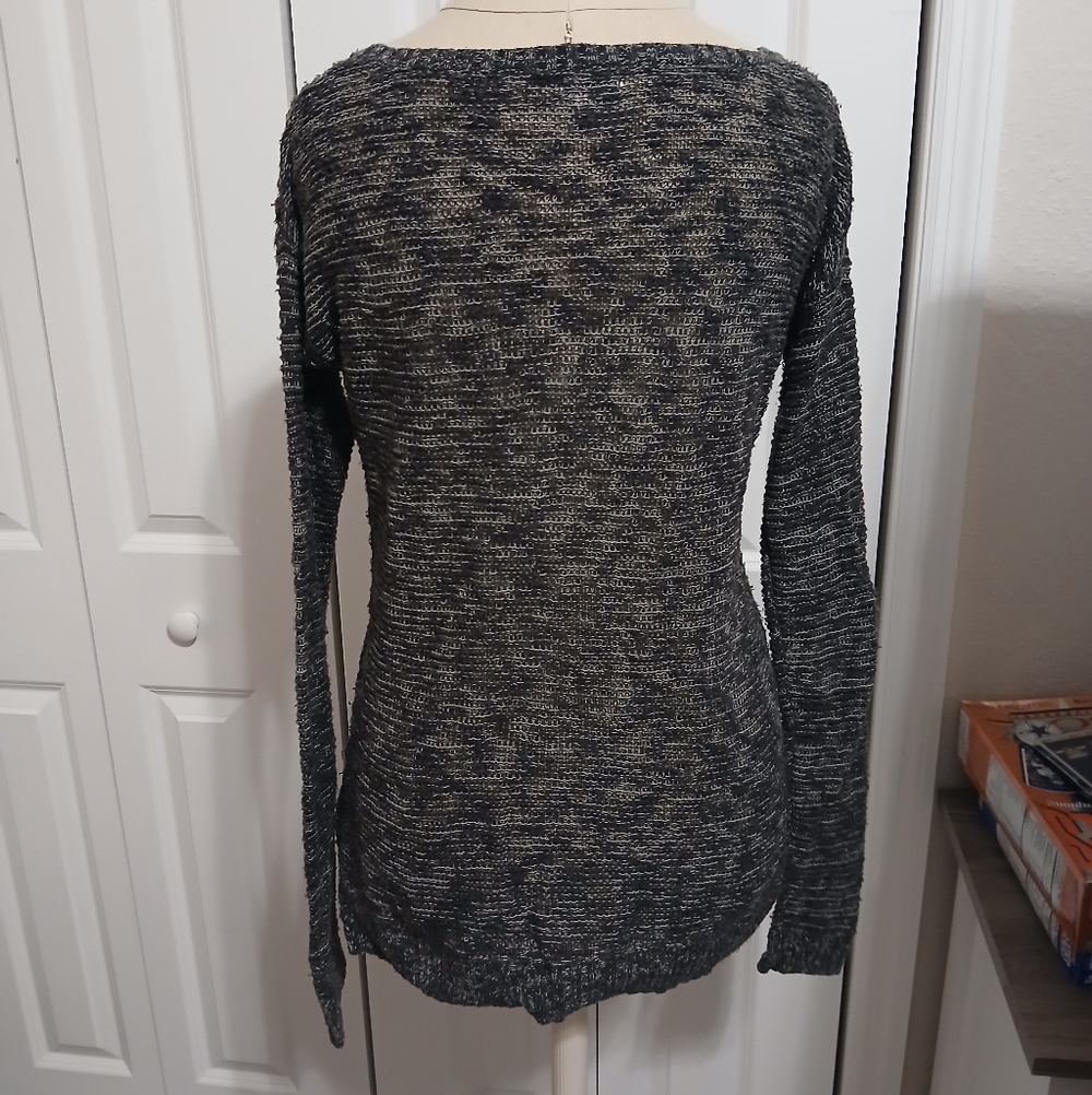 AMAZING Ladies Medium Mossimo Open Knit Weave Charcoal Gray Long Sweater - Picture 3 of 7